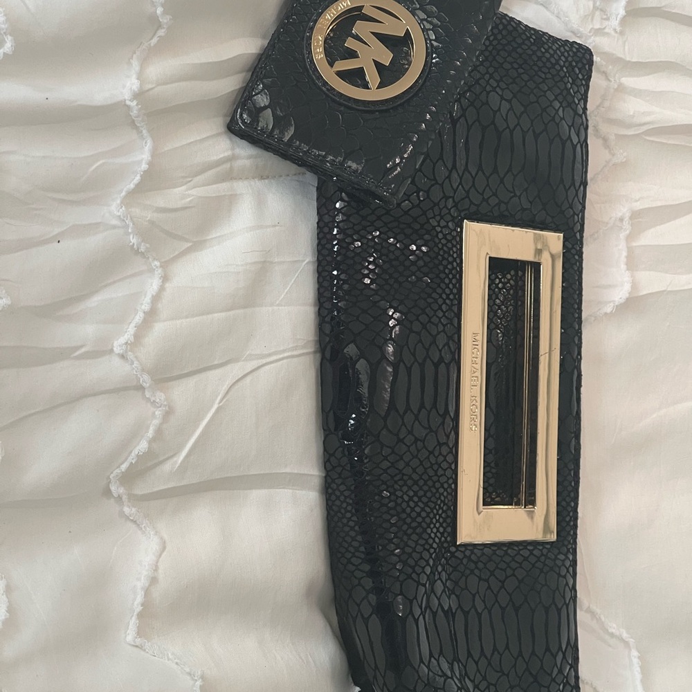 Michael Kors Black Snakeskin Embossed Clutch & Matching Wallet Gold Hardware Set - Picture 2 of 10